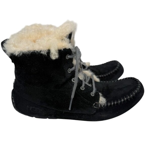 UGG Boots Size 6 Black Suede Leather Chickaree Mocassins Shearling Laceup Bootie - Picture 2 of 14